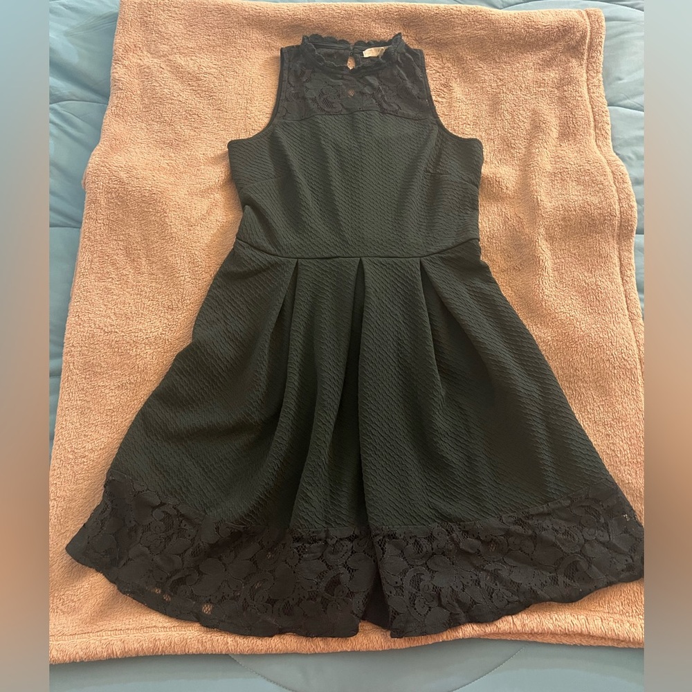 Rewind dark green dress with lace